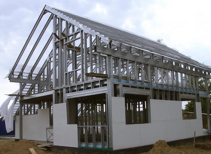 Строительство каркасного дома из легких стальных тонкостенных конструкций (ЛСТК)